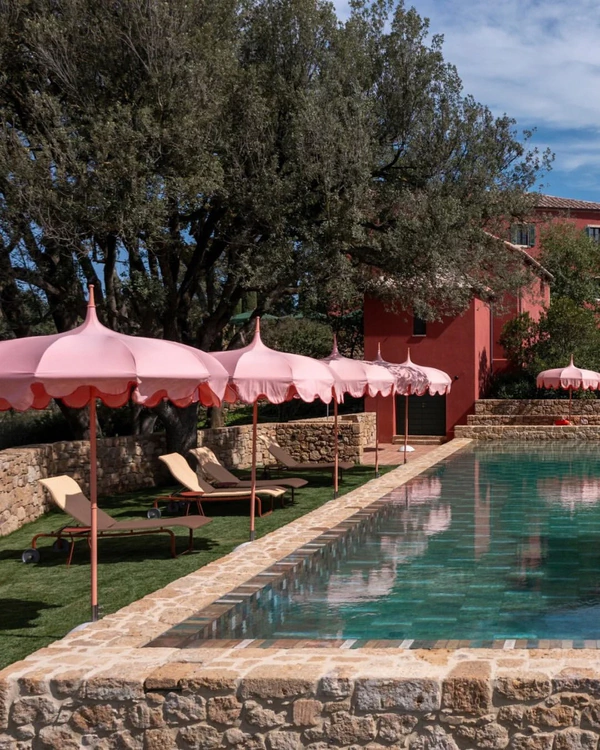 <a href="https://www.instagram.com/p/DcZCG1Dkcik/?img_index=1">Casa Newton</a>