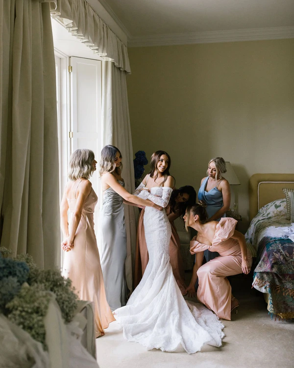 How to Look Your Best in Wedding Photos?