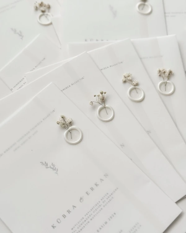40 Wax Seal Wedding Stationery Ideas