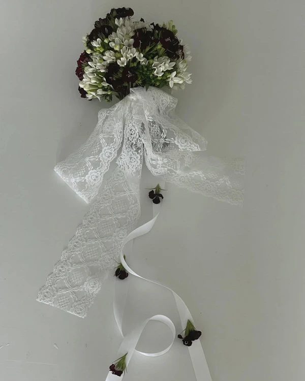 30 Vintage-Inspired Floral Arrangements That Make Nostalgia Feel New