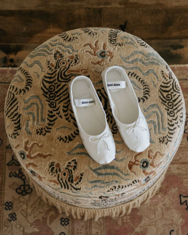 A Slim Aarons Inspired Wedding with Tropical Touches in the Byron Bay Hinterland