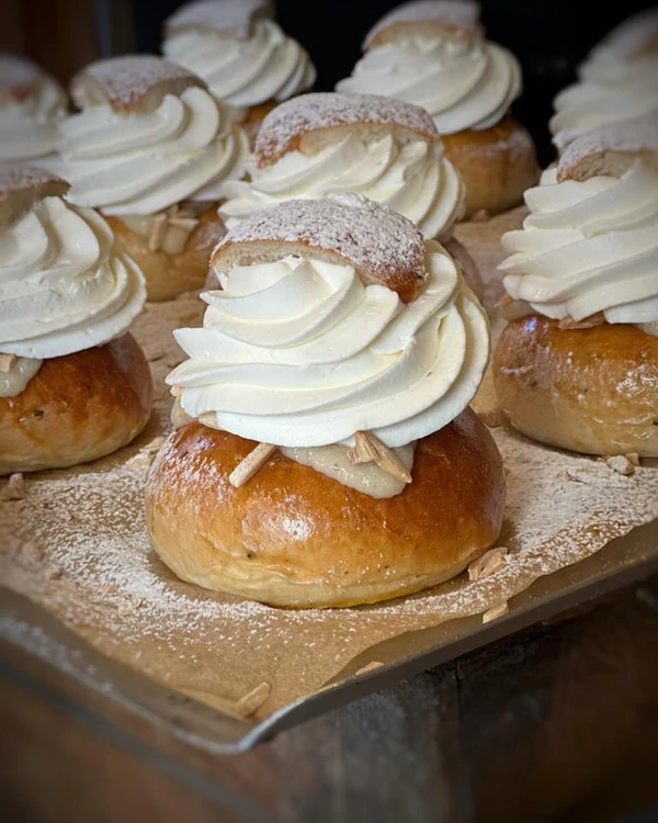 <a href="https://www.instagram.com/p/C29YwoOtfS9/?hl=en">Fika Farina</a>