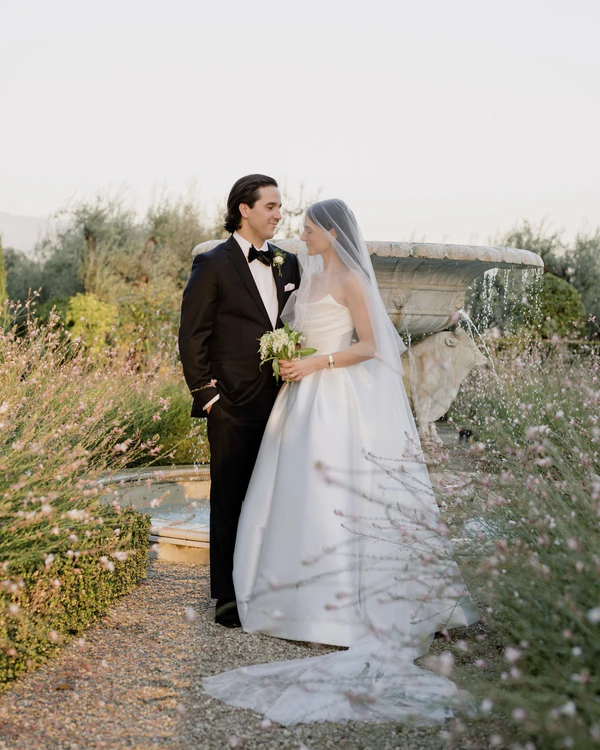 A Classic & Elegant Celebration Amongst an Italian Garden Villa — photo 1
