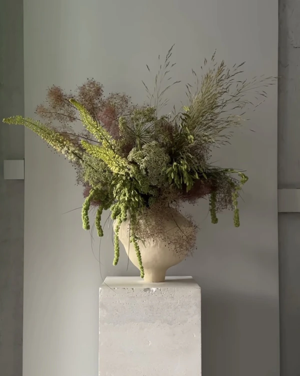 Trend: Overgrown Foliage Installations