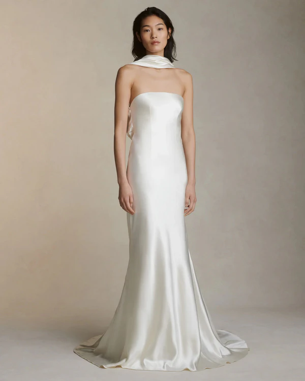16 Minimalistic Wedding Dresses to Inspire You