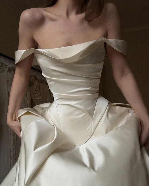 30 Breathtaking Bridal Dresses Perfect for a Wedding in Spain