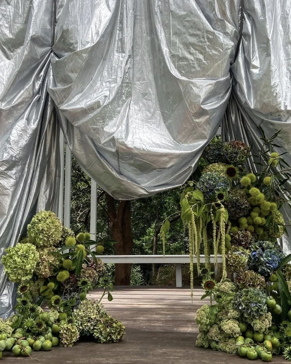 Trend: Overgrown Foliage Installations