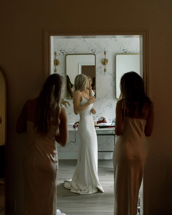 45 Must-Save Getting Ready Wedding Photos That Capture the Magic