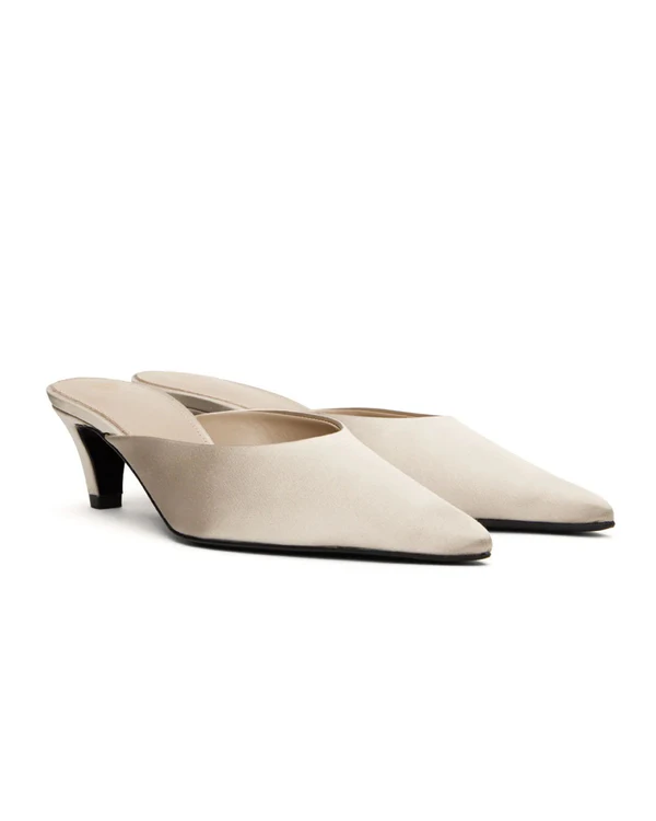 Perfect Bridal Shoes for the Fall