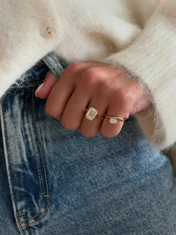 <a href="https://www.instagram.com/classajewellers/p/DauY34gklxp/">Class A Jewellers</a>