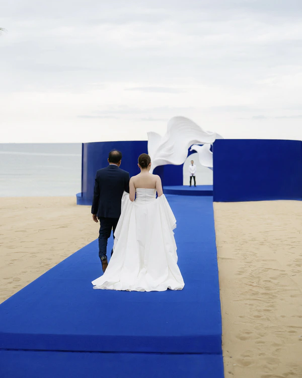 An Avant-Garde Vietnamese Beach Wedding Splashed in Cobalt Blue