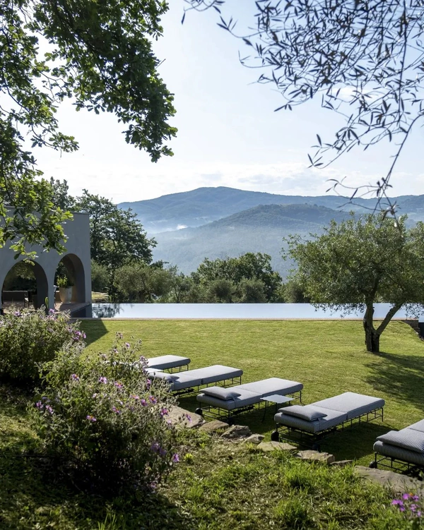 10 Romantic Hotels in Italy for Your Honeymoon