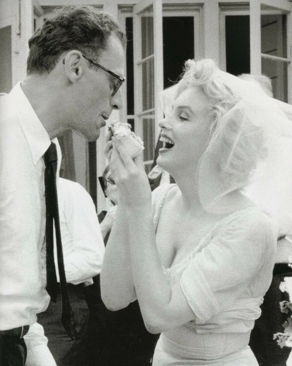 Flashback: Marilyn Monroe's Three Weddings