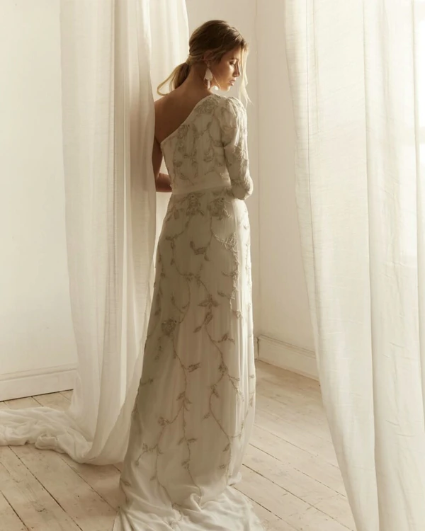 Best Wedding Dresses for Fuller Bust