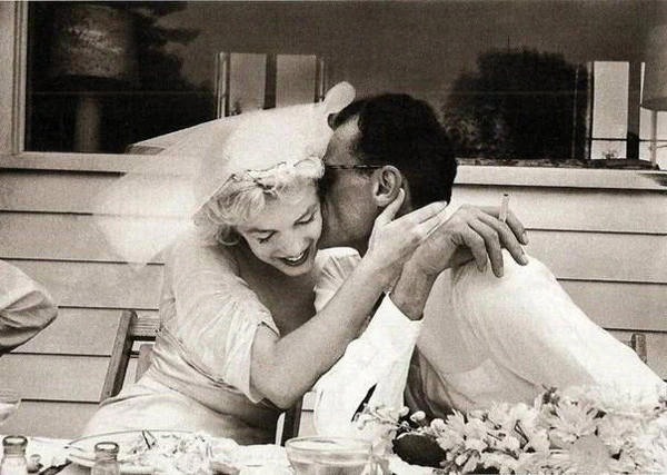 Flashback: Marilyn Monroe's Three Weddings
