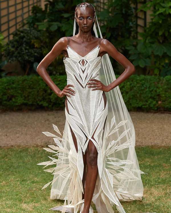 Paris Haute Couture Fashion Week F/W 2023: 40 Looks to Inspire the Modern Bride