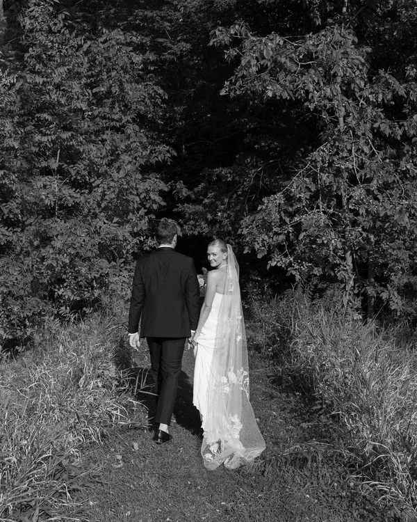 Timeless Elegance Meets Muskoka Charm: Katherine & Aaron's Lakeside Wedding — photo 2