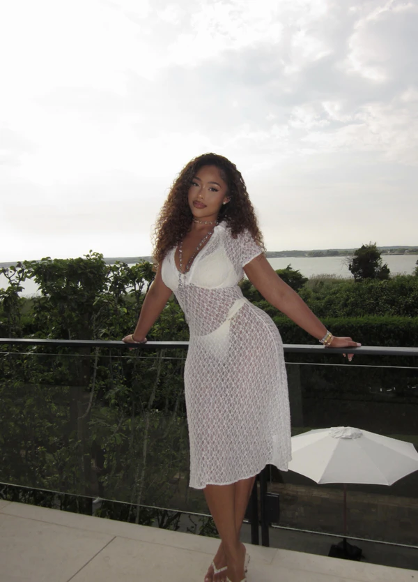 Content: <a href="https://www.instagram.com/p/DaQjJ5glb9w/?img_index=1">Jordyn Woods</a>