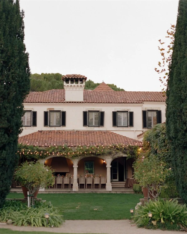 <span style="text-decoration: underline;"><a href="https://www.instagram.com/stonepineestate">Stonepine Estate</a></span>, Photography: <span style="text-decoration: underline;"><a href="https://www.instagram.com/fiona.tang_photo/p/DVJYbaWFEN3/?img_index=4">Fiona Tang</a></span>