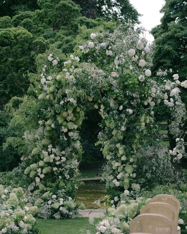 16 Best Florists in the UK