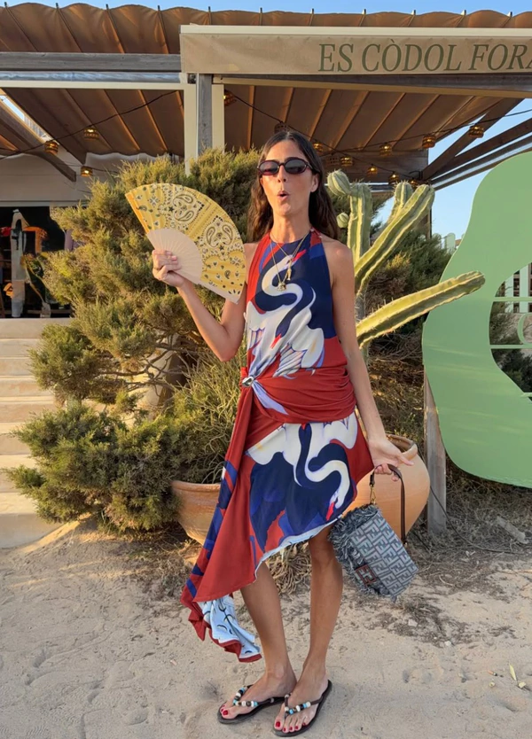 Content: <a href="https://www.instagram.com/p/DbjBLm8ipbY/?hl=en&img_index=1">Vicky Montanari</a>