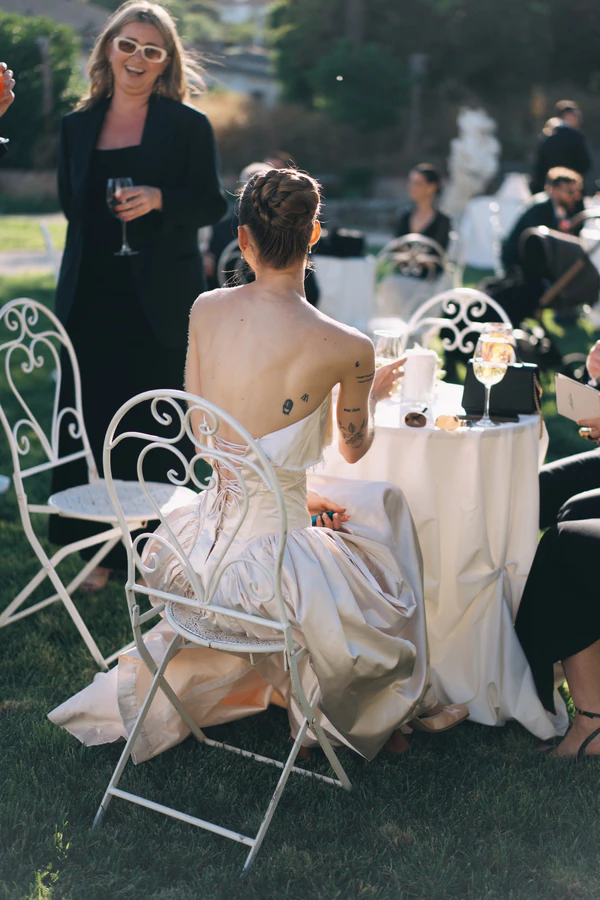 A Fever Dream Lisbon Wedding Where Art & History Collide at Palácio do Grilo