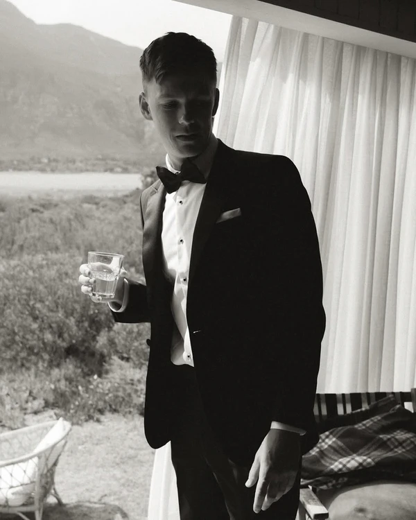 50 Must-Save Wedding Portrait Ideas for the Modern Groom