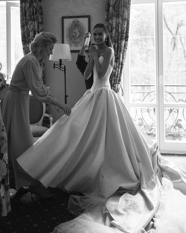 Newly Engaged? Here's Your First 3-Month Wedding Action Plan