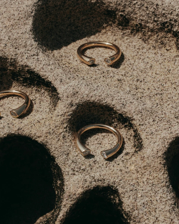 Open Wedding Band Trend — photo 1