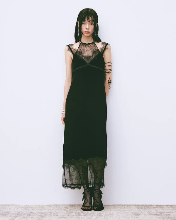 40 Stunning Christmas Party Outfits for 2024