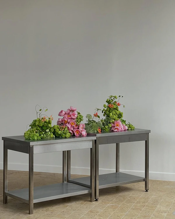 <a href="https://www.instagram.com/__.leone" target="_blank">Leone Floral Studio</a>