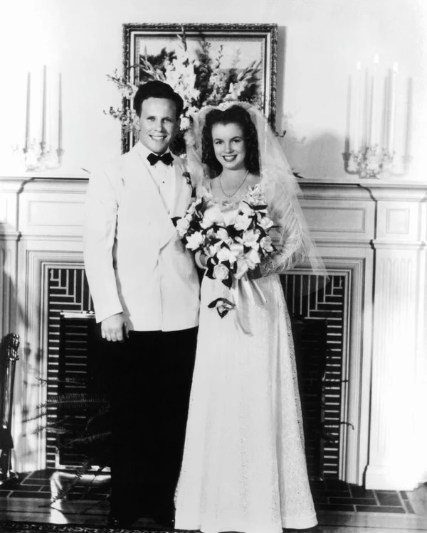 Flashback: Marilyn Monroe's Three Weddings