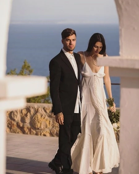 5 Famous Models and their Stylish Wedding Gowns