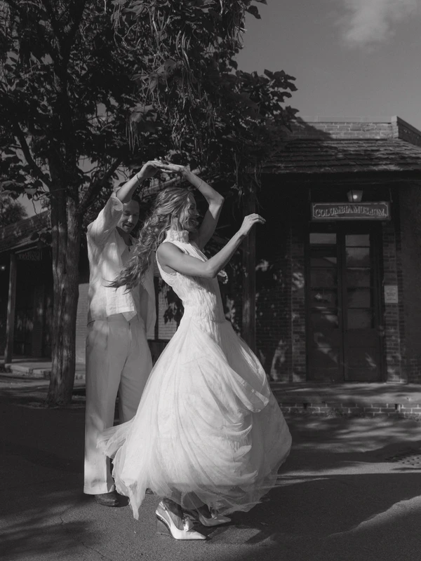 Influencer Jade Mitchell-Clyde's Chic Black-Tie Wedding in California's Gold Country
