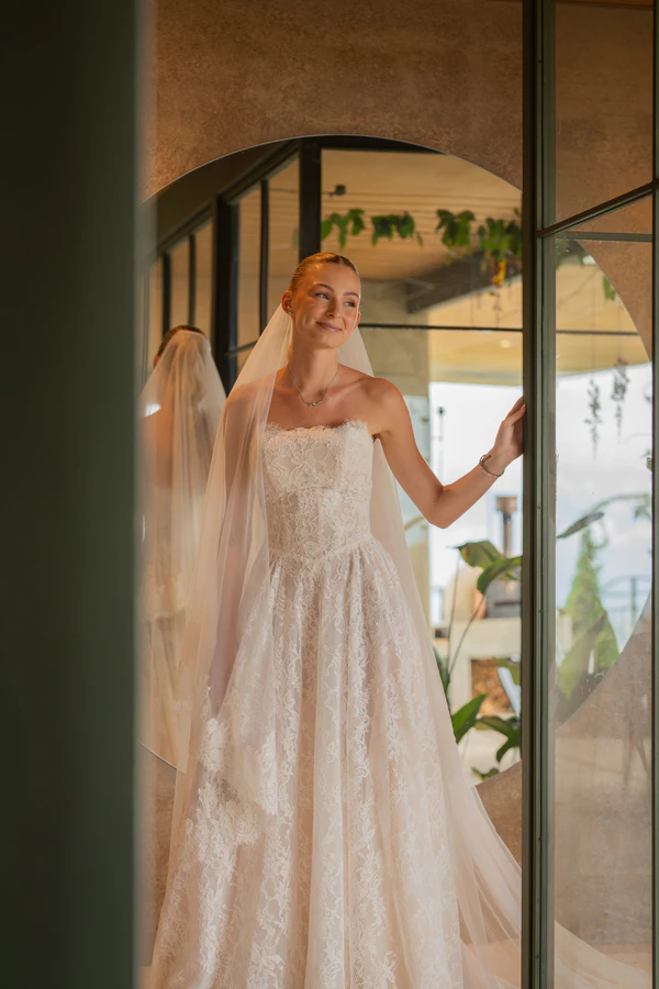 Mariana Astua, wedding beauty in Costa Rica, Central America — portfolio photo 1