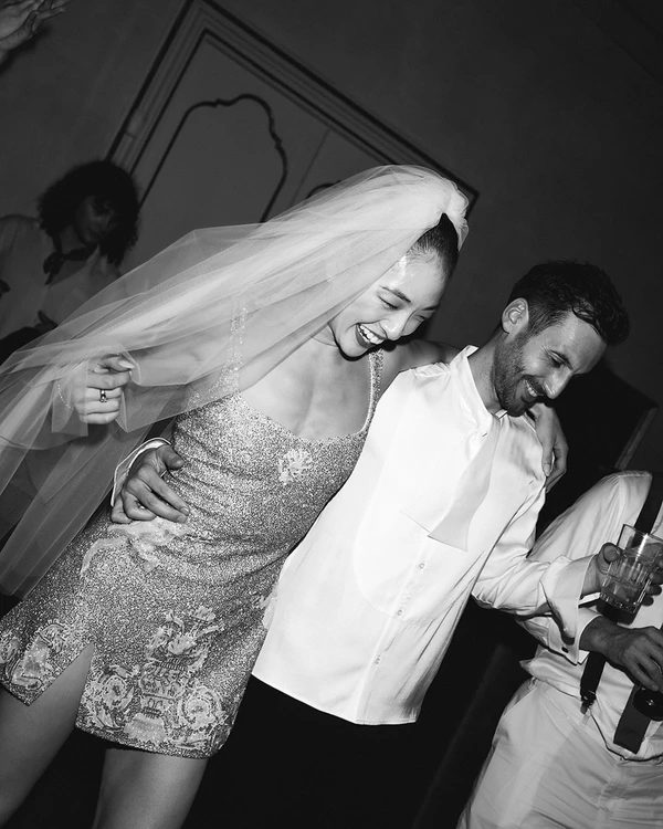 A Cinematic Wedding with Sculptural Installations & a Vibrant Palette in Sicily