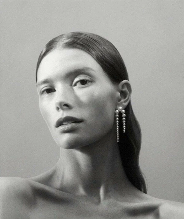 Minimalist Earrings to Compliment Your Wedding Look — photo 2