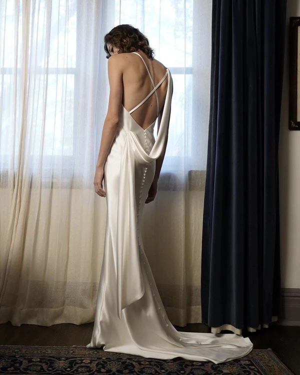 How to Choose a Wedding Dress: 5 Top Tips
