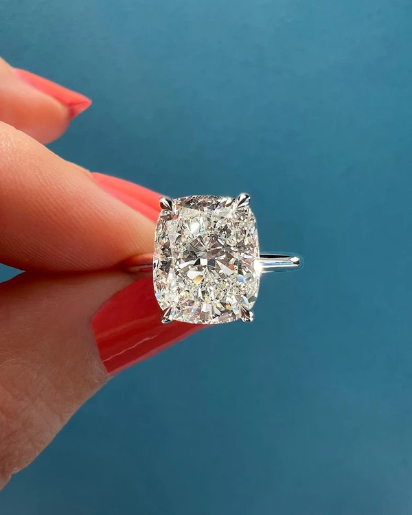 50 Iconic Vintage Engagement Ring Styles & Cuts