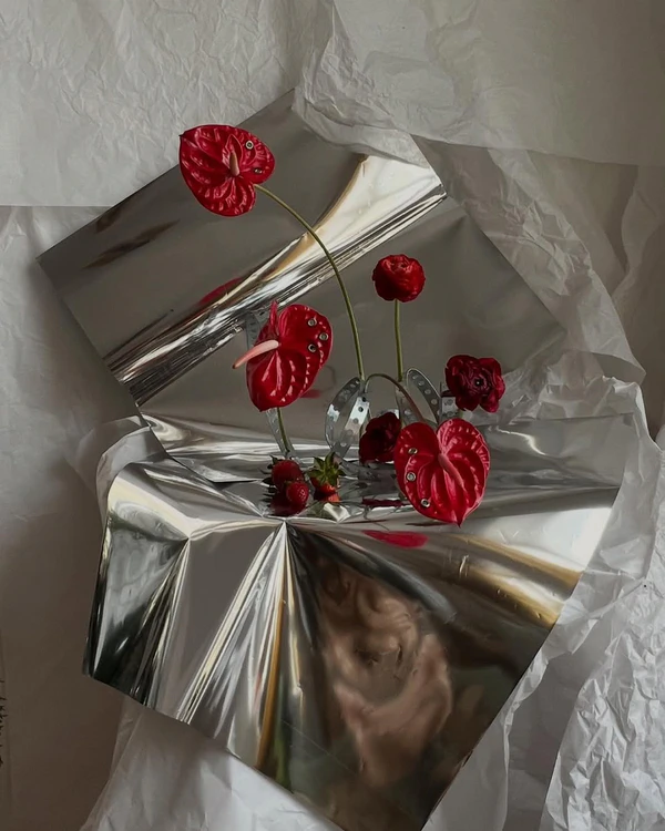 Trend: Chrome Blooms