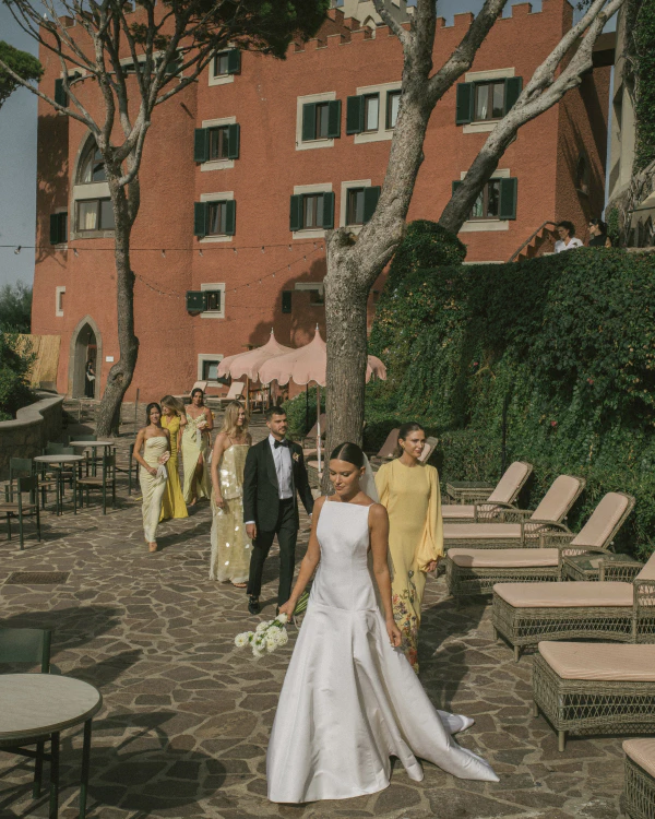 A Glamorous Seaside Wedding Evocative of a Classic Italian Film — photo 1