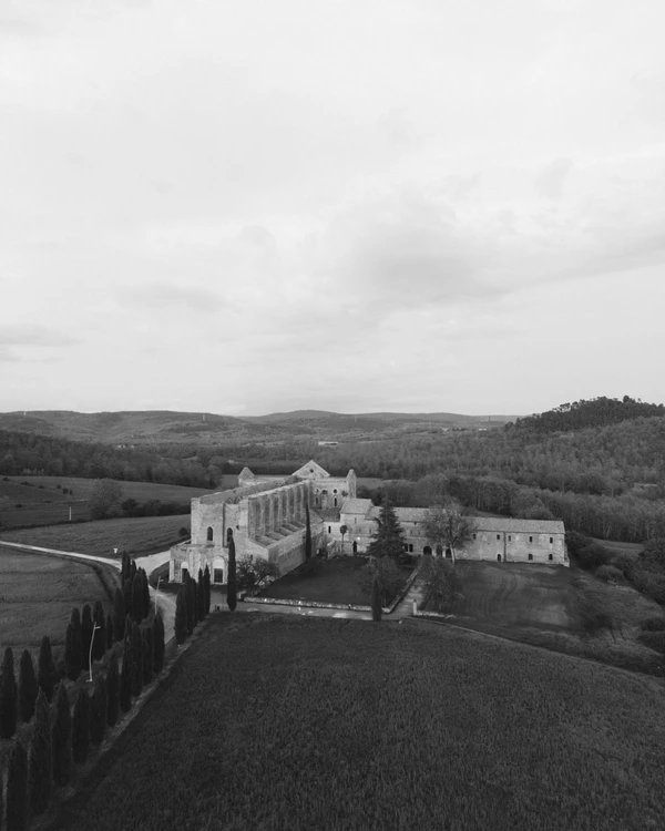 25 Key Factors to Consider Before Booking Your Wedding Venue