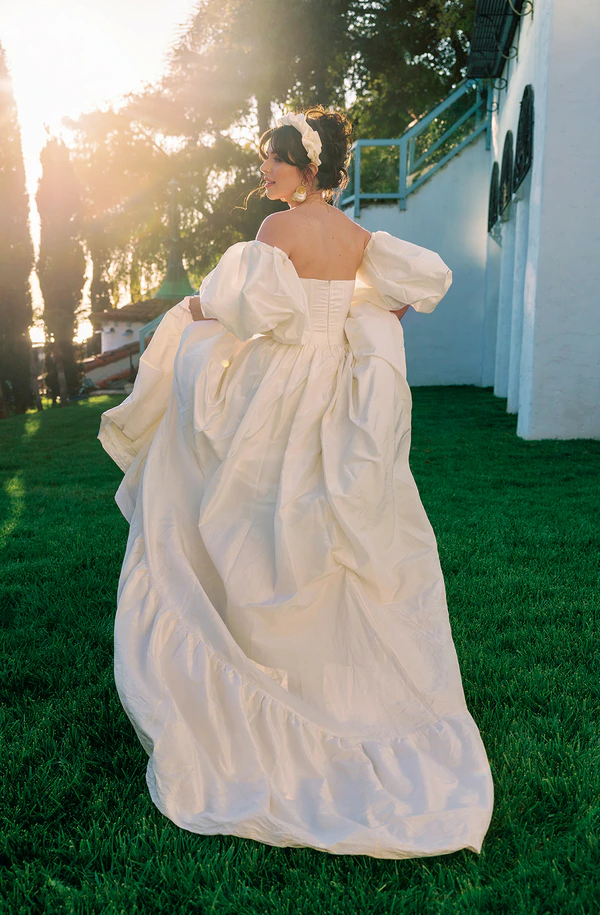 An Oceanic Elopement