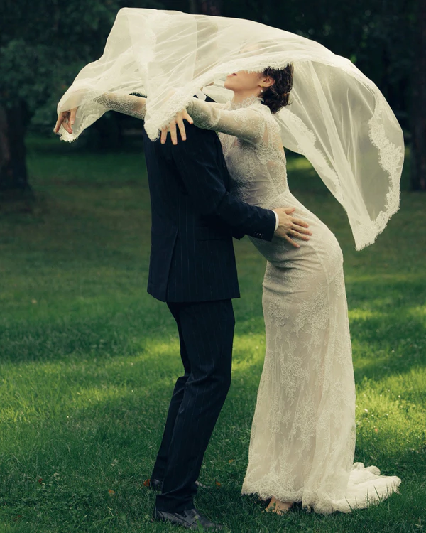 Photography: <a href="https://www.instagram.com/alenabrevda/">Alena Brevda</a>