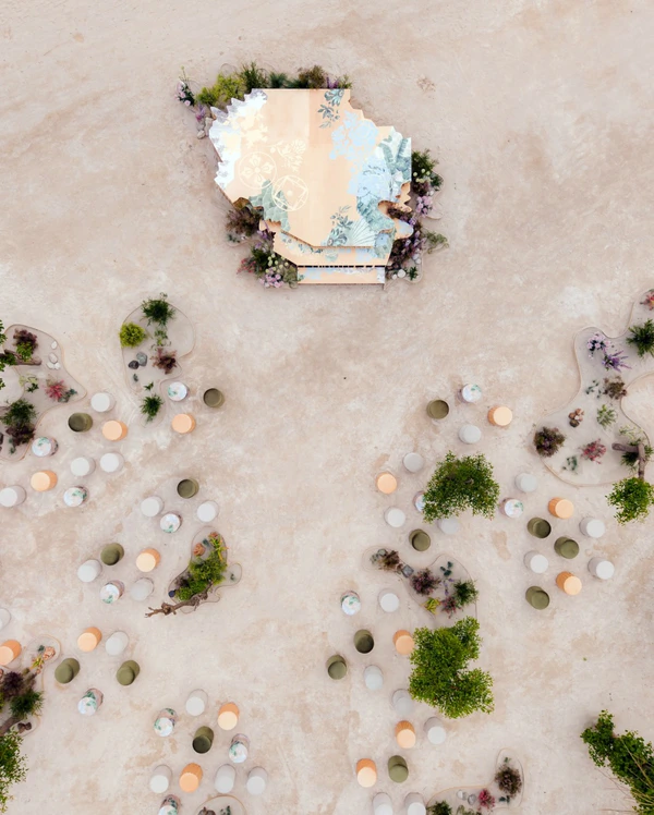 <a href="https://www.instagram.com/feerique_event/p/DY2ZUdQDFth/">Feerique</a>, Photography: <a href="https://www.instagram.com/andrewbayda_wed/">Andrew Bayda</a>, <a href="https://www.instagram.com/alex_shevtsov/">Alex Shevtsov</a>, <a href="https://www.instagram.com/karinanikitina_photo/">Karina Nikitina</a>