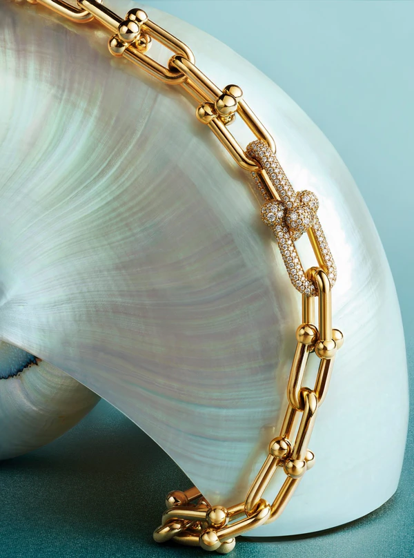 <a href="https://www.instagram.com/tiffanyandco/p/DcI_QIfm99J/">Tiffany & Co.</a>