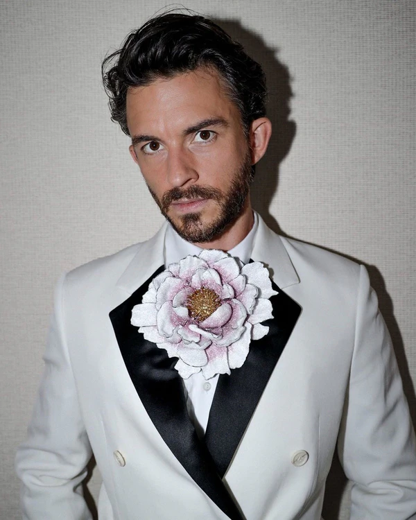 30 Cool Boutonnière Ideas for Grooms That Are Anything But Boring