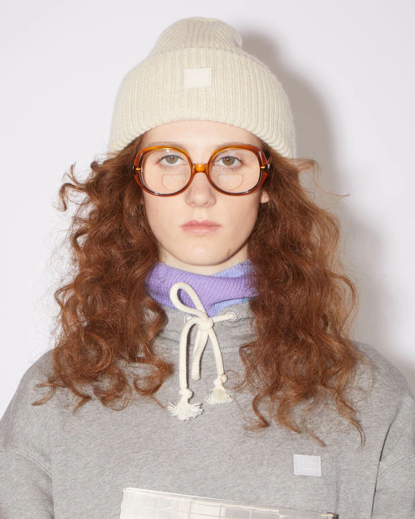 14 Trendy Winter Hats