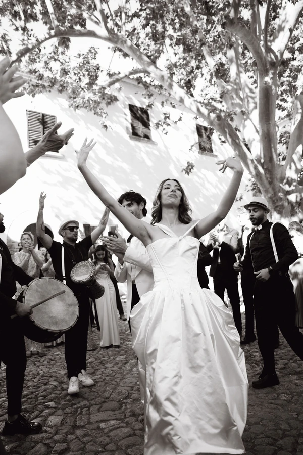 An Effortlessly Chic Garden Wedding in Mallorca with Vintage Details & Mountain Views