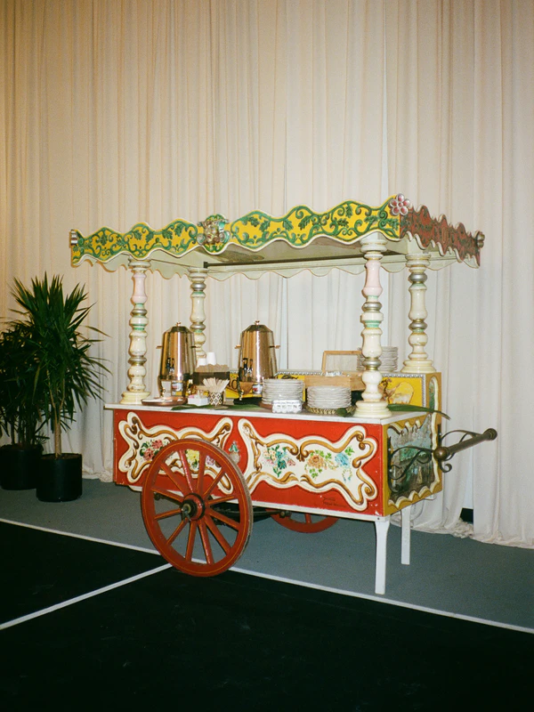 A Glamorous Art Deco Celebration Inspired by Vintage Travel at Gatsby Mansion